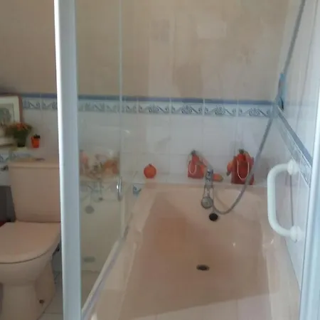 2 De 16m2 A 10kms De Lille Bed & Breakfast *